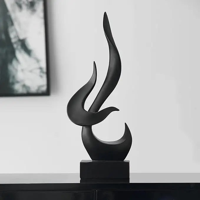 Fine Art & Decorative Pieces