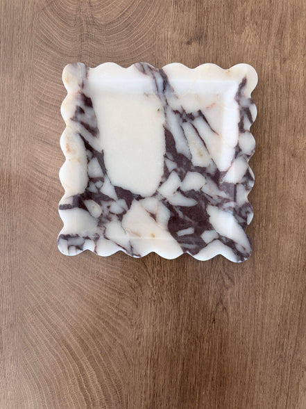 Scalloped Tray – Turkish Calacatta Viola Marble